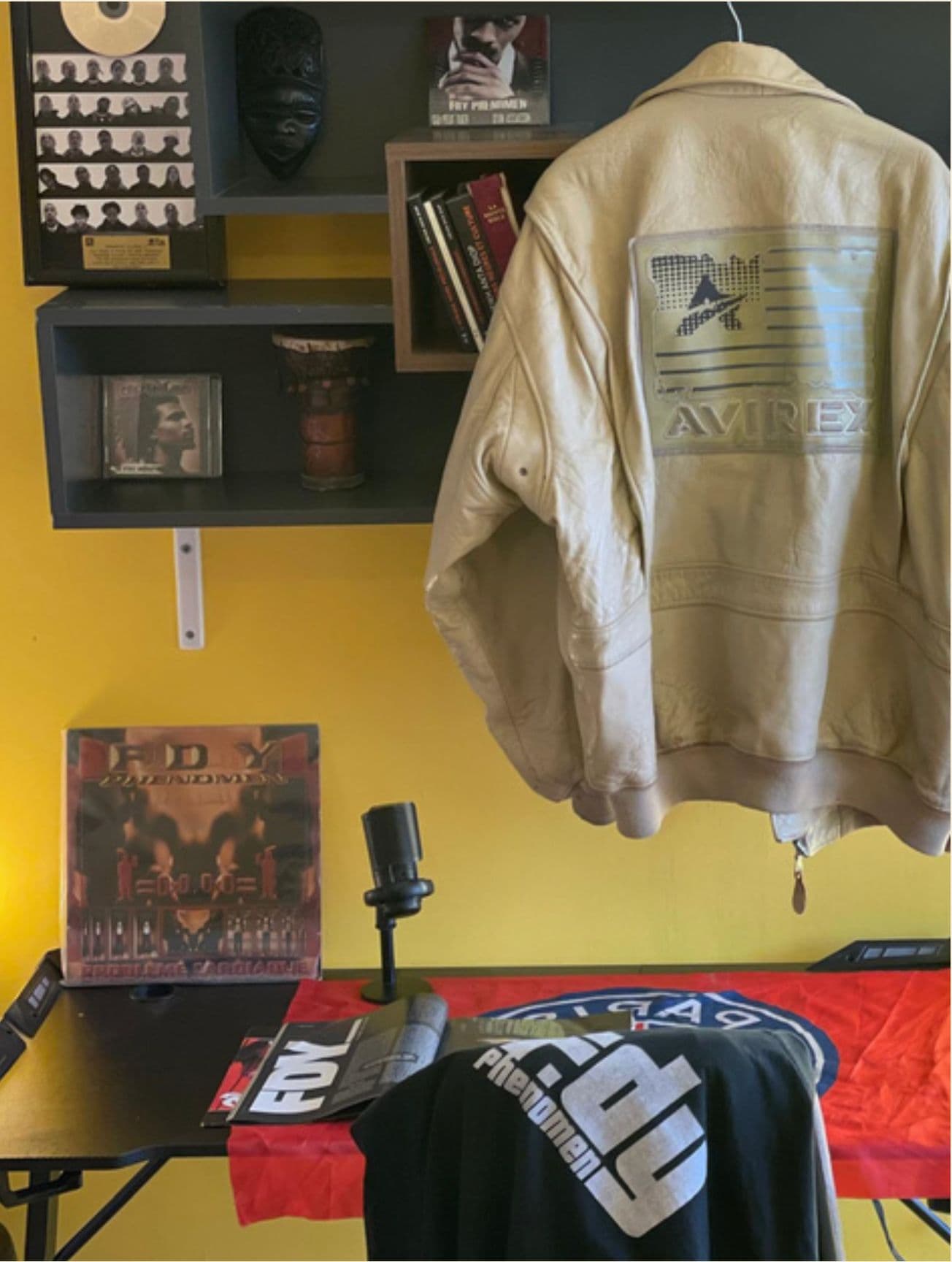 L'univers de Fdy Phenomen — blouson Avirex, vinyles, discographie